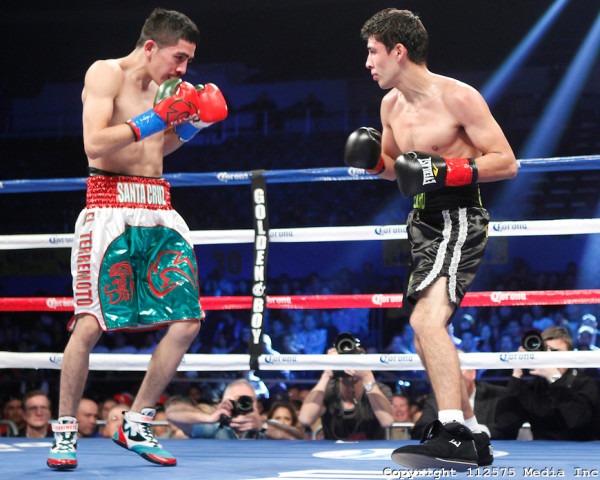 2012 Round By Round Boxing: Leo Santa Cruz vs Alberto Guevara - December 15, 2012