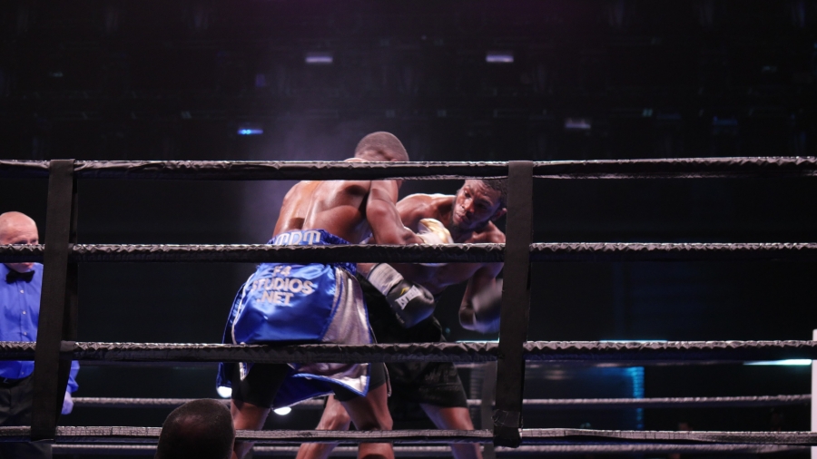 Peterson vs Lipinets — Fight Photos