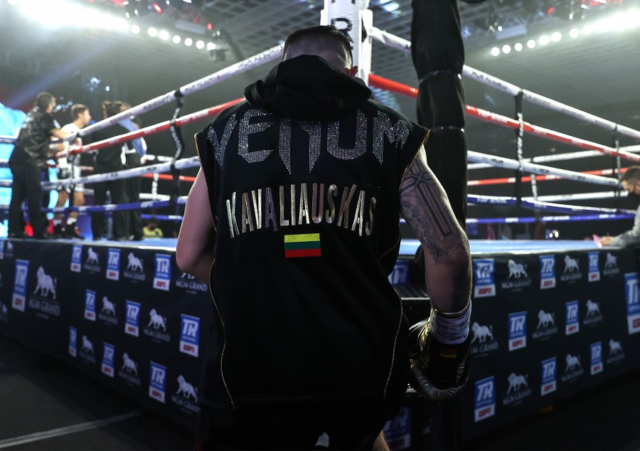 Photos Egidijus Mean Machine Kavaliauskas Vs Mikael Zewski Fight Night Round By Round Boxing